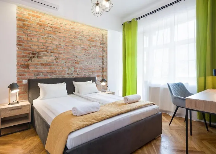 Fancy Apartments With Lift And A/C